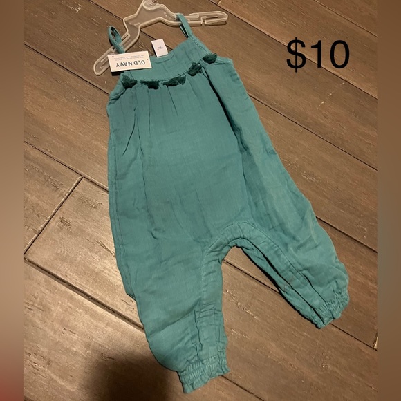 Old navy - Picture 1 of 1